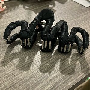 Wavy Claw Clip Black